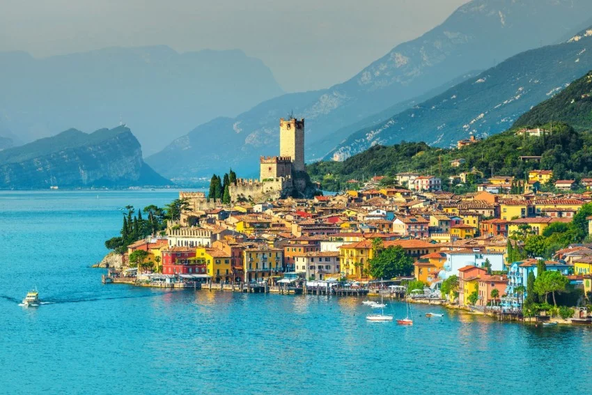 Skaligerburg von Malcesine vom Gardasee aus gesehen
